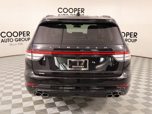 New 2026 Lincoln Aviator AWD w/ Jet Appearance Package image 24