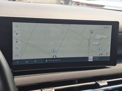 Certified 2025 Hyundai Santa Cruz Limited AWD/4WD image 24