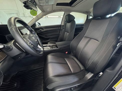 Used 2019 Honda Accord EX image 13
