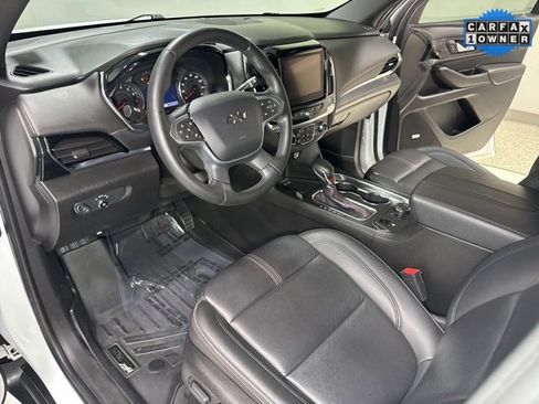 Used 2023 Chevrolet Traverse RS w/ LPO, Cargo Package image 13