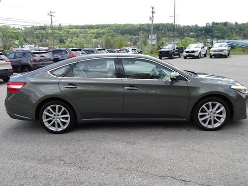 Used 2013 Toyota Avalon Limited FWD image 5