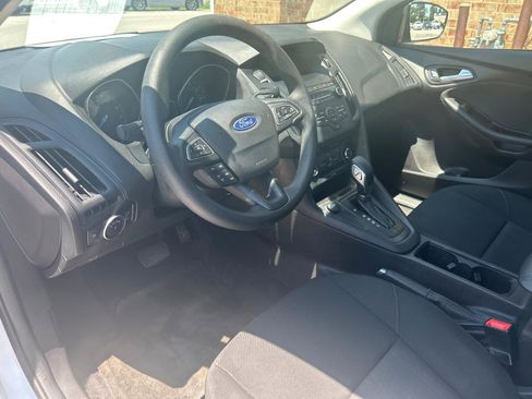Used 2018 Ford Focus SE FWD image 17