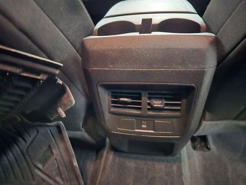 Used 2023 Chevrolet Colorado LT w/ LT Convenience Package II image 32