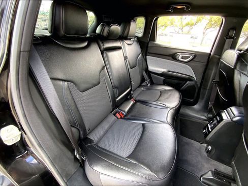 Used 2024 Jeep Compass Latitude image 19