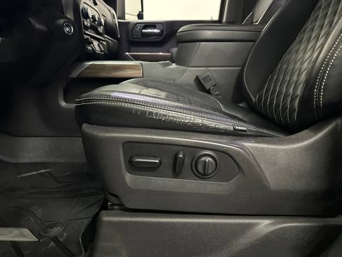 Used 2019 Chevrolet Silverado 1500 RST AWD/4WD image 33