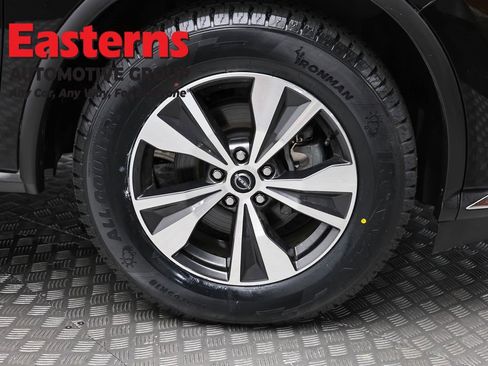 Used 2023 Nissan Murano SV FWD image 32