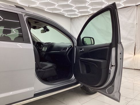Used 2019 Dodge Journey Crossroad w/ Popular Equipment Group AWD/4WD image 17