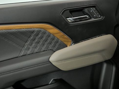 New 2026 GMC Canyon Denali image 6