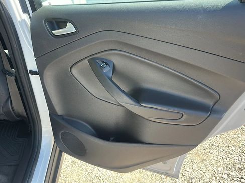 Used 2015 Ford C-MAX SE w/ Interior Protection Package image 12