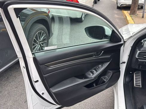 Used 2020 Honda Accord Sport image 18