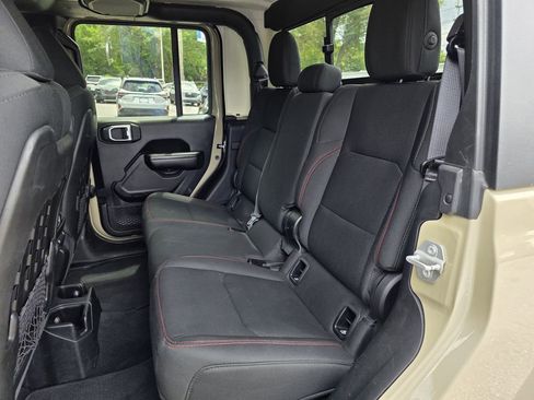Used 2020 Jeep Gladiator Rubicon w/ LED Lighting Group AWD/4WD image 13