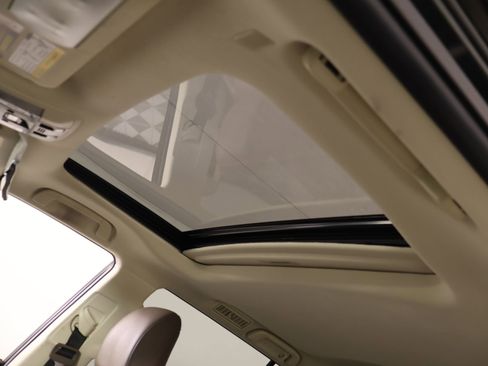Used 2023 Lexus GX 460 Luxury w/ Accessory Package AWD/4WD image 16