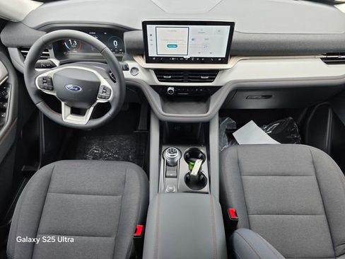 New 2026 Ford Explorer Active image 13