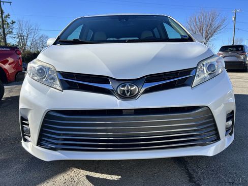 Used 2018 Toyota Sienna XLE Premium image 13