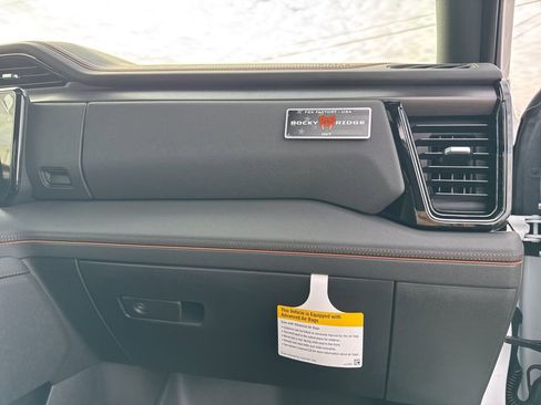 New 2025 GMC Sierra 1500 AT4 w/ AT4 Premium Package image 24