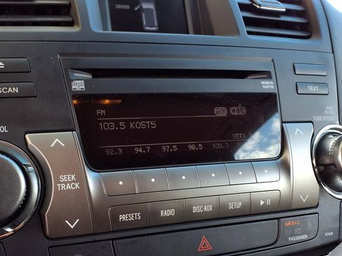 Used 2012 Toyota Highlander FWD image 8