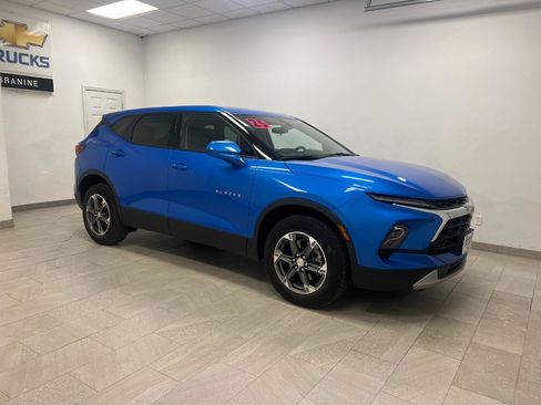 Used 2025 Chevrolet Blazer LT AWD/4WD image 6
