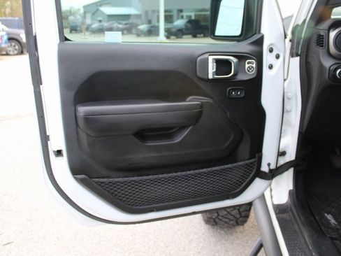 Used 2020 Jeep Gladiator Sport w/ Quick Order Package 24S image 13