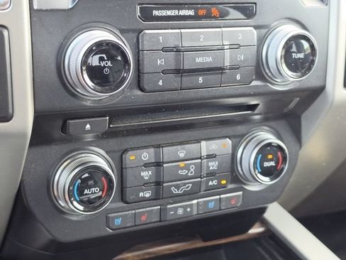 Used 2015 Ford F150 Lariat w/ Equipment Group 502A Luxury RWD image 24