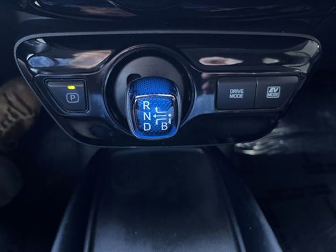 Used 2022 Toyota Prius L Eco image 18