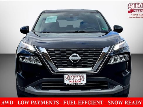 Used 2023 Nissan Rogue SV image 2