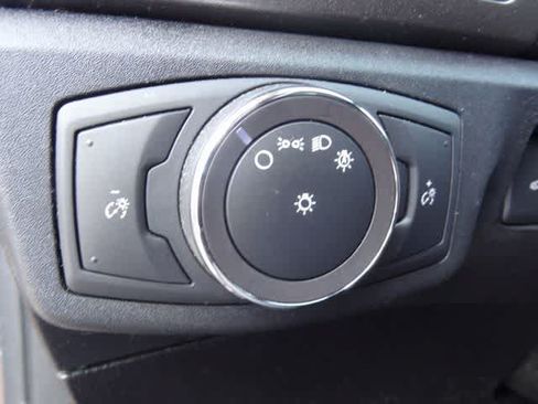 Used 2019 Ford Fusion SE FWD image 10