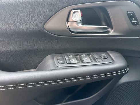 New 2027 Chrysler Pacifica Select AWD/4WD image 12