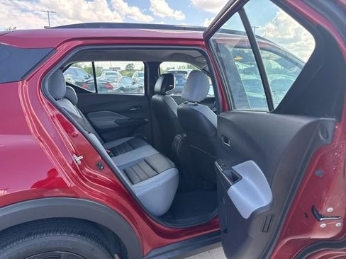 Used 2023 Nissan Kicks SR w/ SR Premium Package FWD image 24