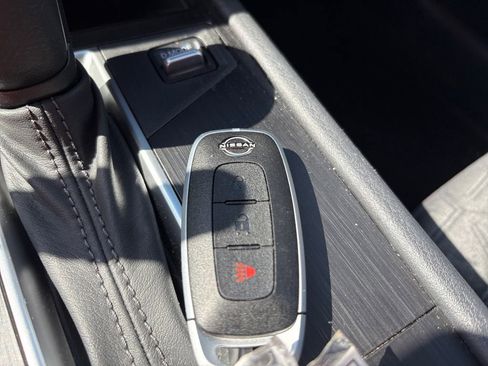 Used 2025 Nissan Kicks SV FWD image 32