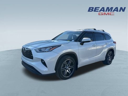 Used 2020 Toyota Highlander XLE image 5