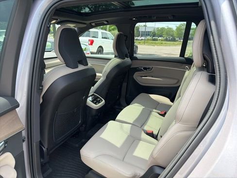 Used 2026 Volvo XC90 B5 Plus w/ Protection Package Premier AWD/4WD image 7