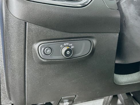 Used 2021 Chevrolet Equinox LT AWD/4WD image 16