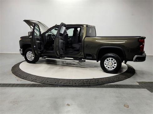 Used 2022 Chevrolet Silverado 3500 LT w/ Convenience Package image 13