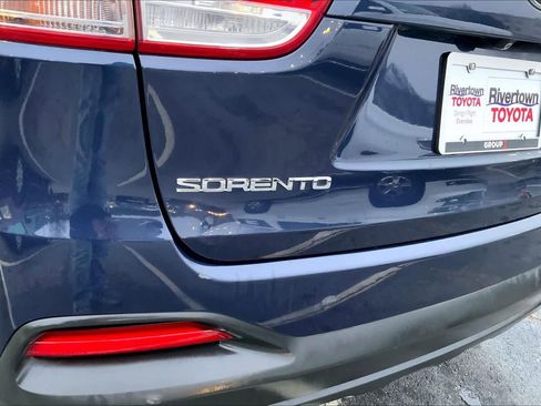 Used 2016 Kia Sorento LX image 29