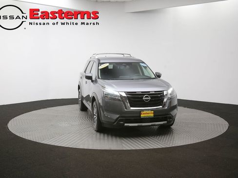 Used 2023 Nissan Pathfinder SL AWD/4WD image 50