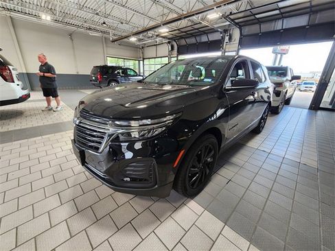 Used 2024 Chevrolet Equinox LS w/ LS Convenience Package FWD image 3