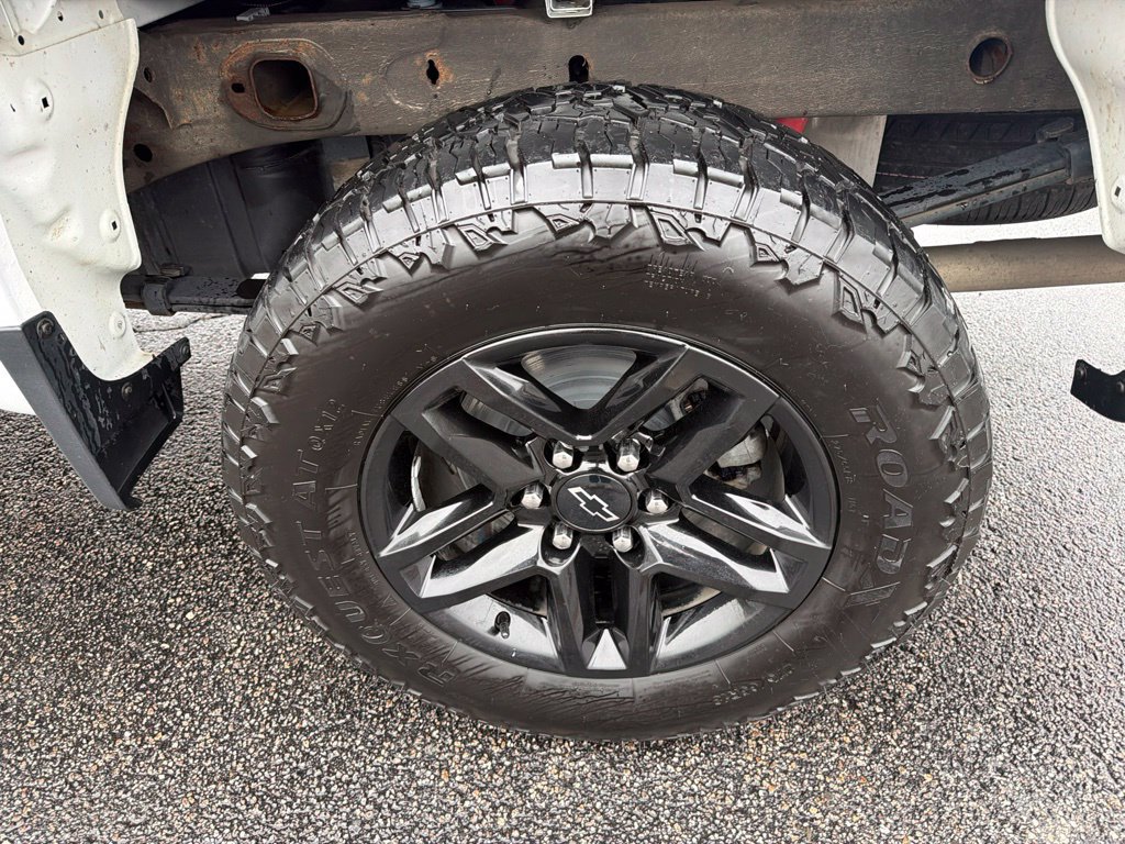 Used 2023 Chevrolet Silverado 1500 Custom Trail Boss AWD/4WD image 4