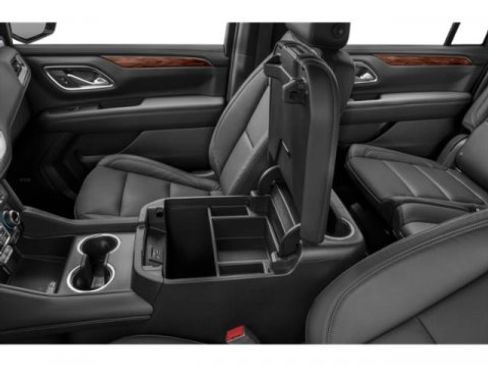Used 2021 Chevrolet Suburban LT image 17