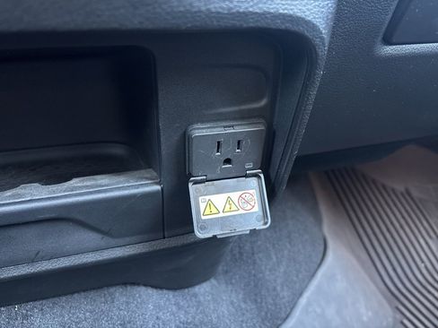 Used 2024 RAM 2500 Laramie w/ Safety Group image 23