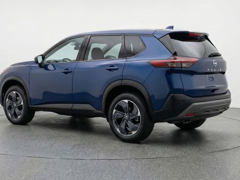 Used 2025 Nissan Rogue SV FWD image 6
