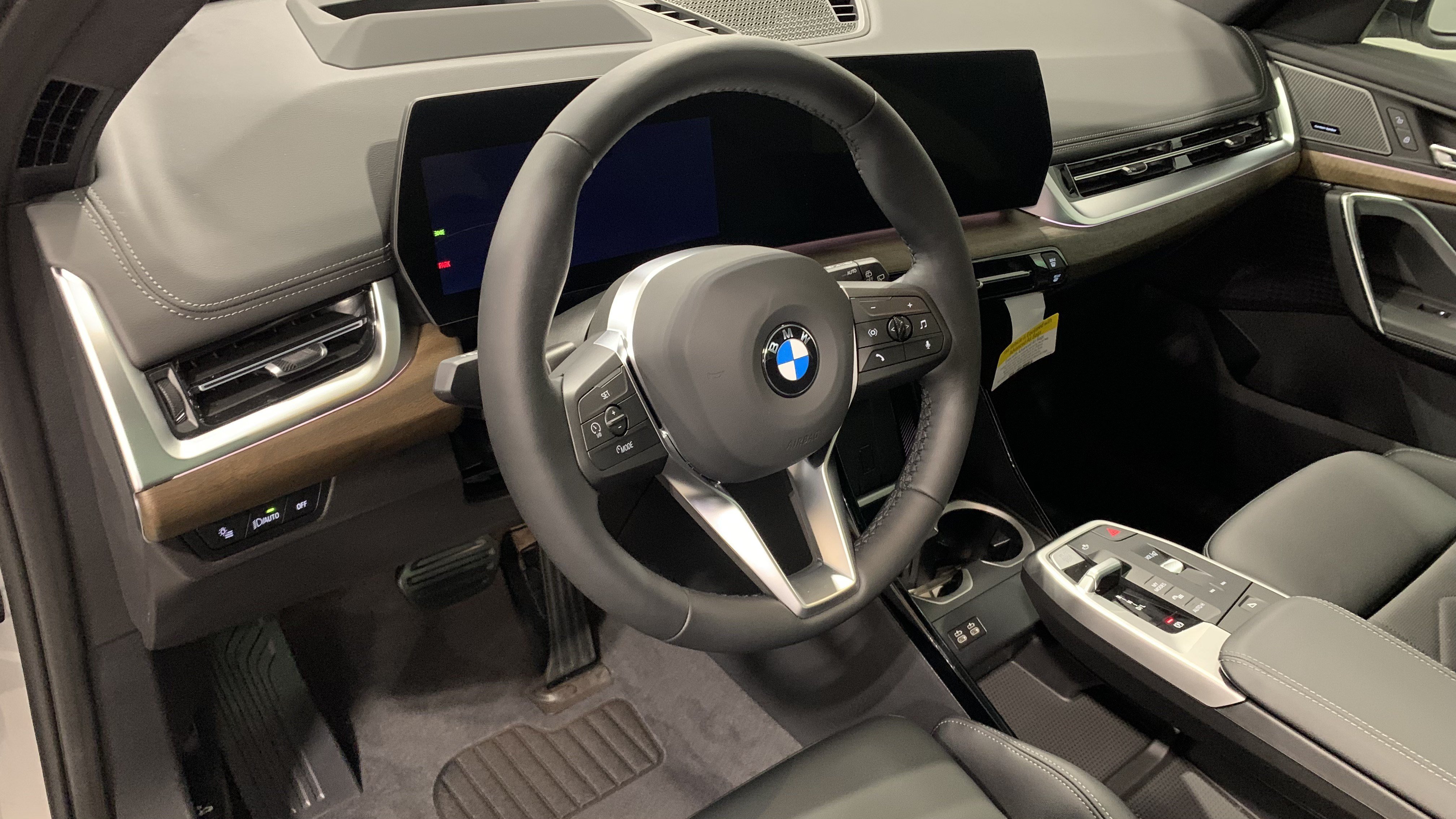 Used 2026 BMW X1 xDrive28i w/ Technology Package AWD/4WD image 13