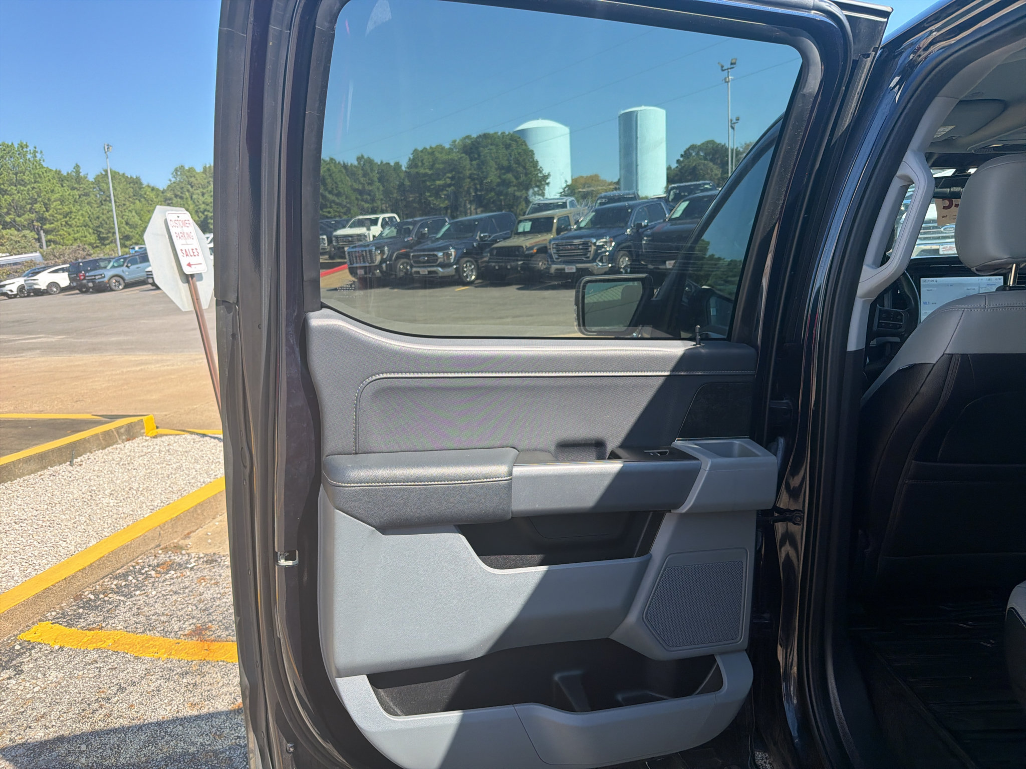 Used 2022 Ford F150 XLT w/ Equipment Group 302A High AWD/4WD image 18