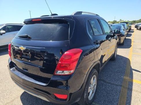 Used 2022 Chevrolet Trax LT w/ Driver Confidence Package AWD/4WD image 3