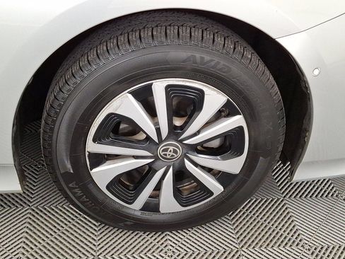 Used 2018 Toyota Prius Prime Advanced image 26