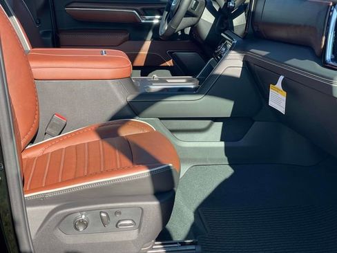 New 2026 GMC Sierra 3500 Denali Ultimate w/ LPO, Black Badging Package image 19