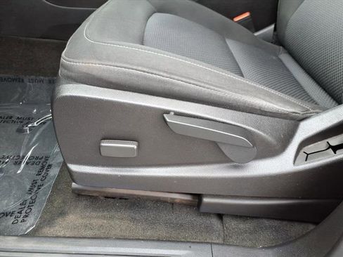 Used 2017 Chevrolet Colorado LT image 16