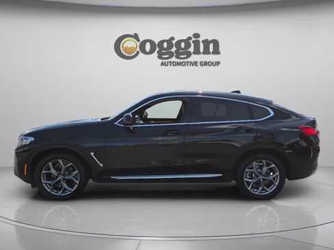 Used 2022 BMW X4 xDrive30i w/ Premium Package 2 AWD/4WD image 2