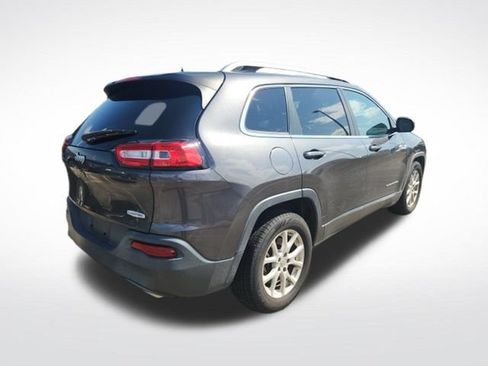 Used 2016 Jeep Cherokee Latitude FWD image 8