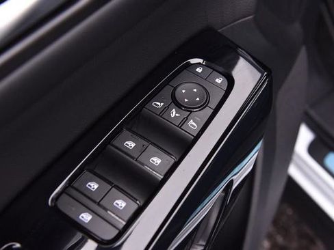 New 2026 Nissan Pathfinder Platinum image 9