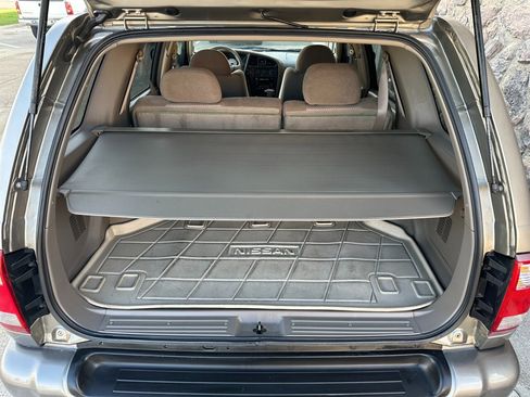 Used 2004 Nissan Pathfinder SE image 25